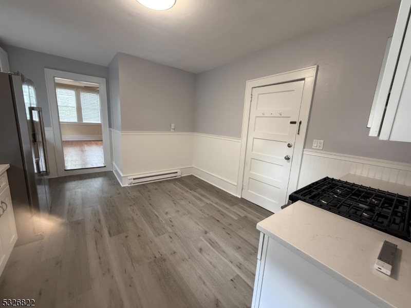 FLATS WALK TO TOWN & TRAIN - Residential Lease