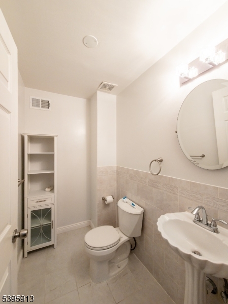 Kelly Street Plaza - Residential Lease