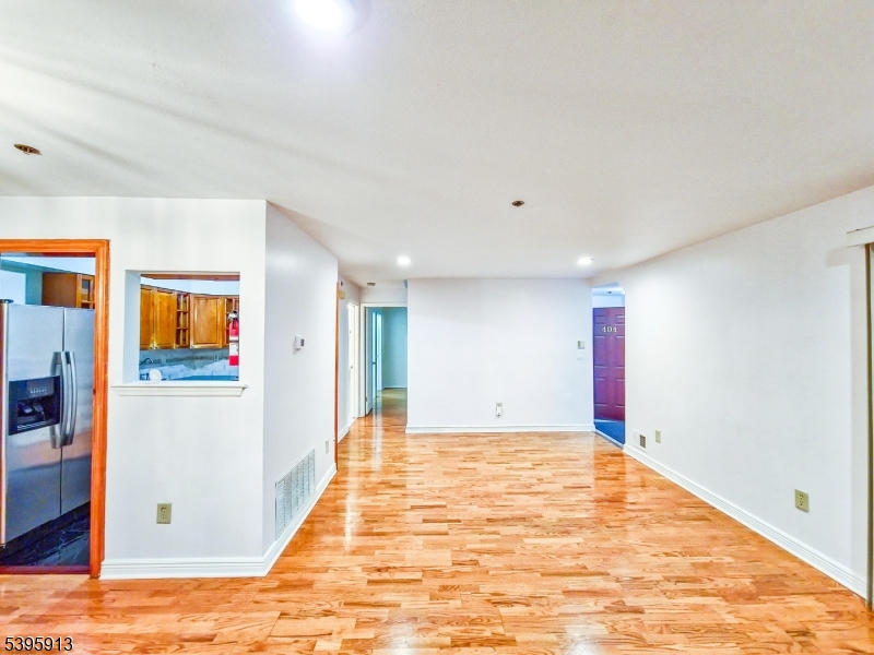 Kelly Street Plaza - Residential Lease