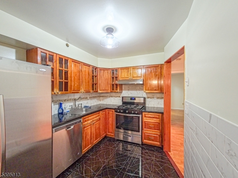 Kelly Street Plaza - Residential Lease