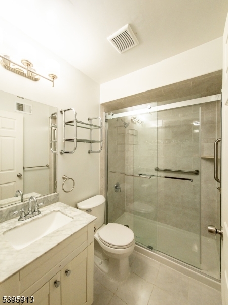 Kelly Street Plaza - Residential Lease