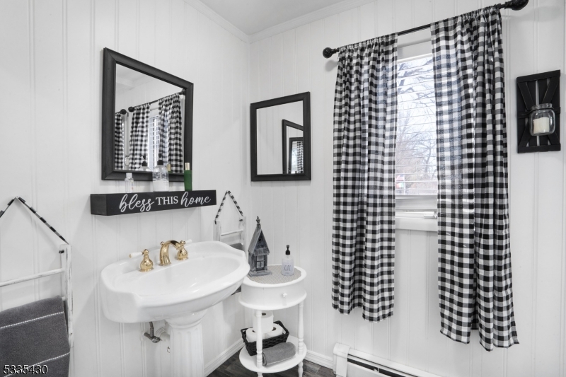 Fairfield Twp., New Jersey 07004, United States, 4 Bedrooms Bedrooms, ,4 BathroomsBathrooms,Residential,Active,89835