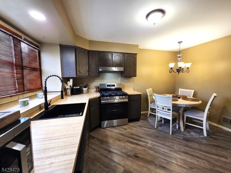 Robin Road Village - Residential