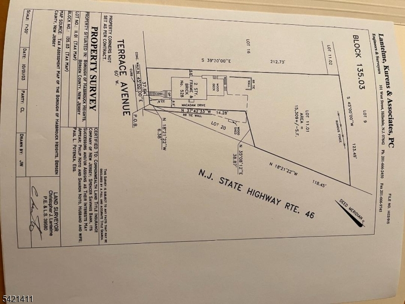 Main image without alt text