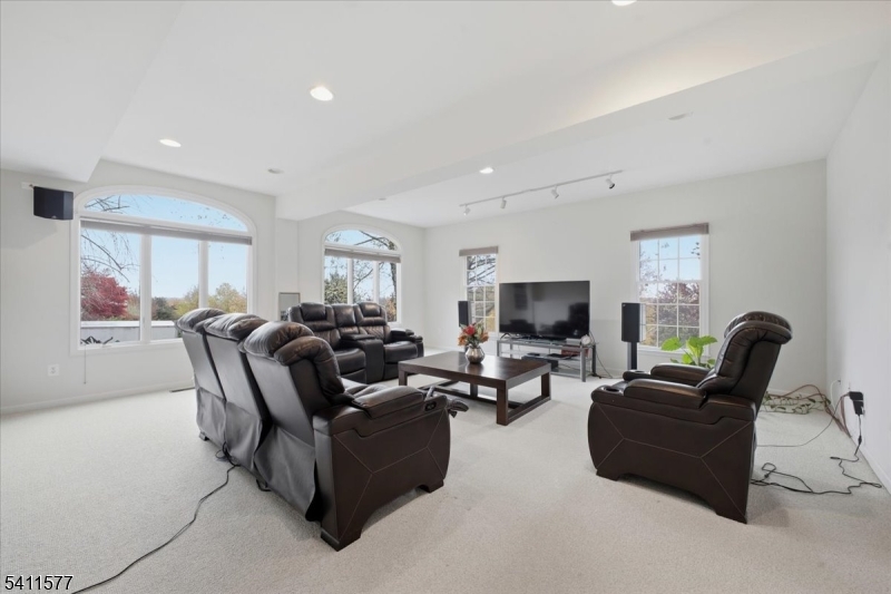 Hunterdon Ridge - Residential