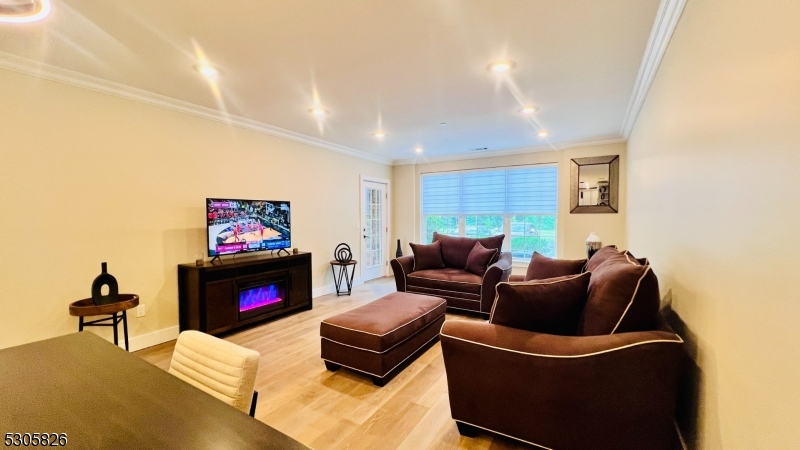 Fox Crest - Residential