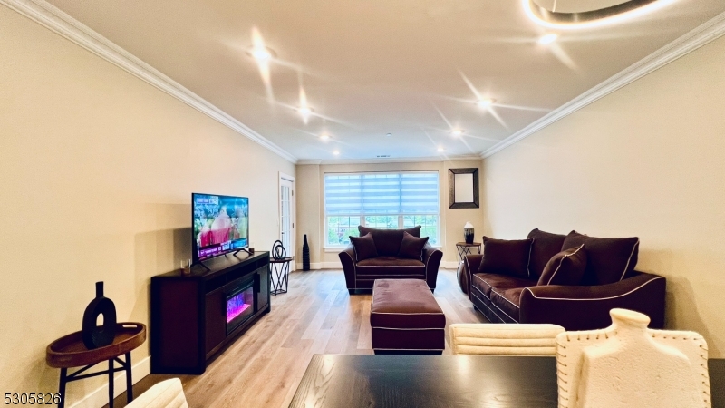 Fox Crest - Residential