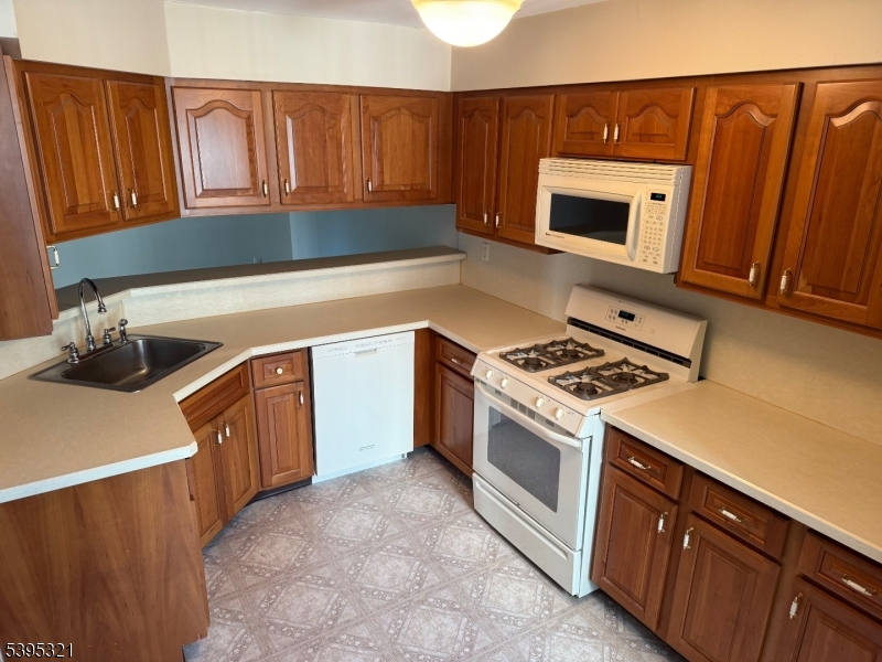 Hilltop Farms - Residential Lease