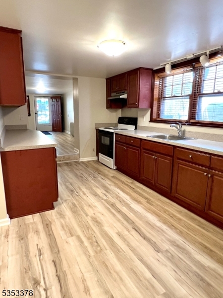132 Lincoln St 1