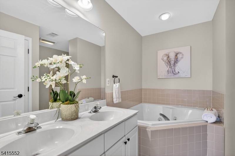 Four Oaks/The Hills - Residential