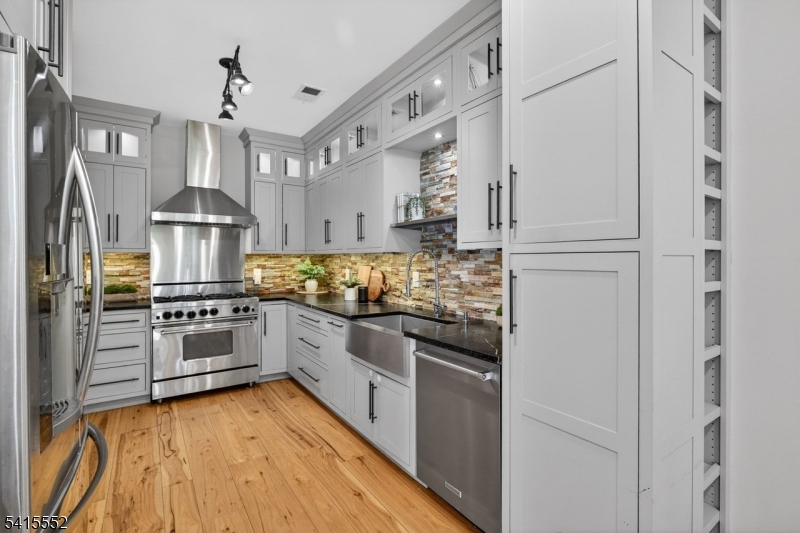 Four Oaks/The Hills - Residential