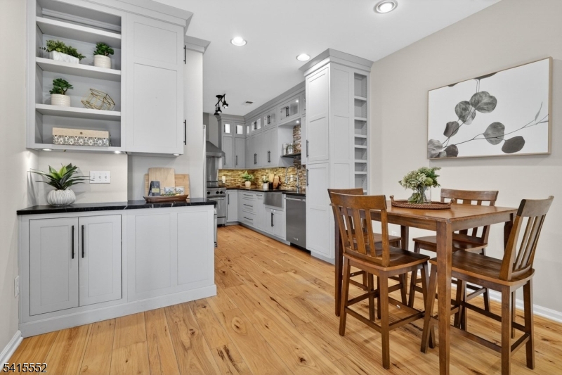 Four Oaks/The Hills - Residential