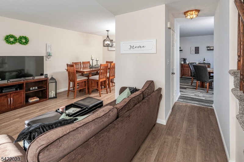 Williamsburg Square - Residential