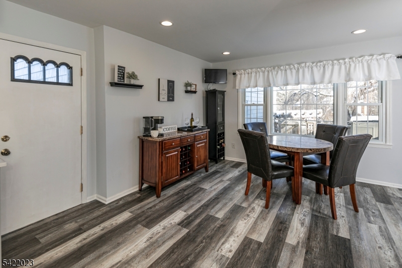 Williamsburg Square - Residential