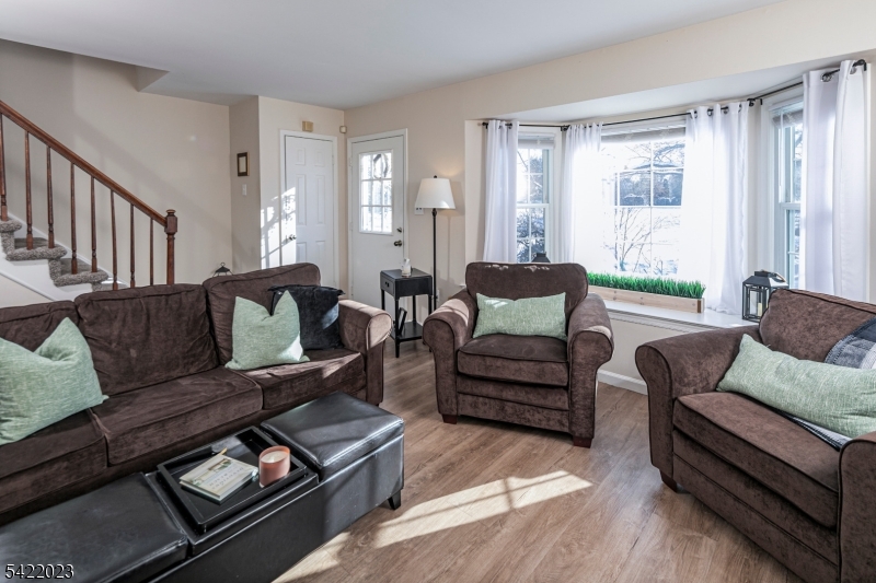 Williamsburg Square - Residential