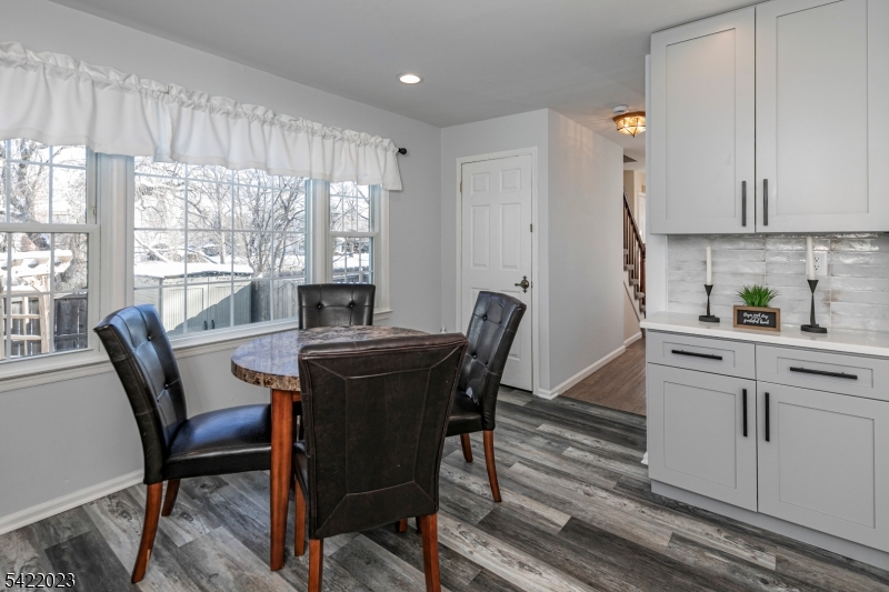 Williamsburg Square - Residential