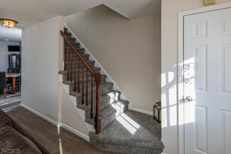 Williamsburg Square - Residential