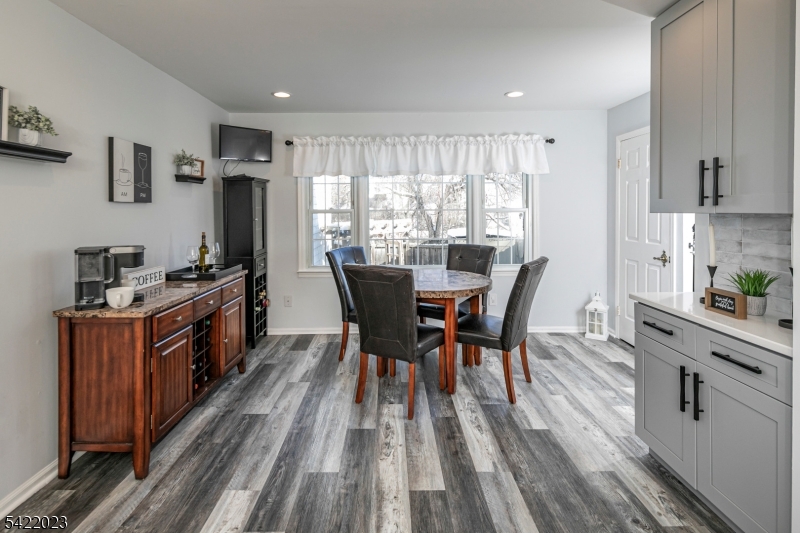 Williamsburg Square - Residential