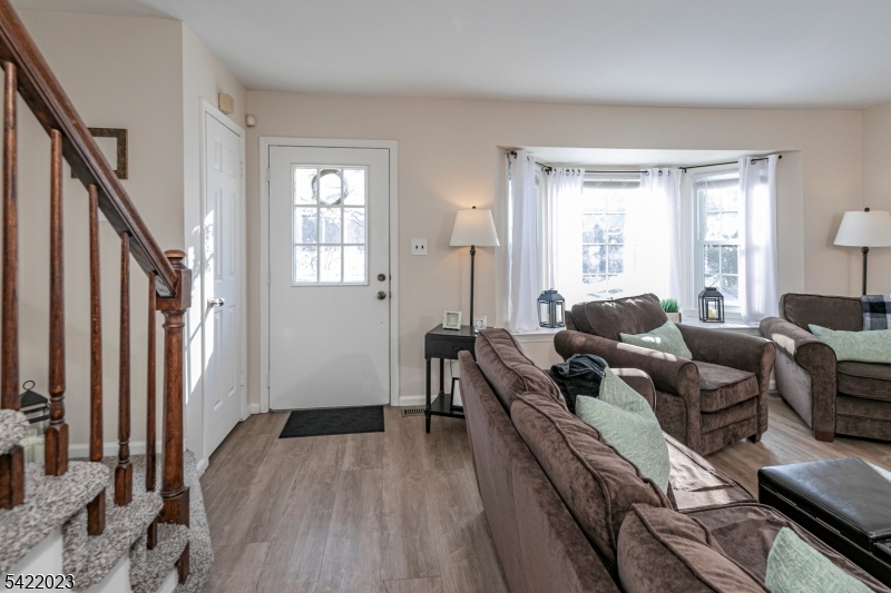 Williamsburg Square - Residential