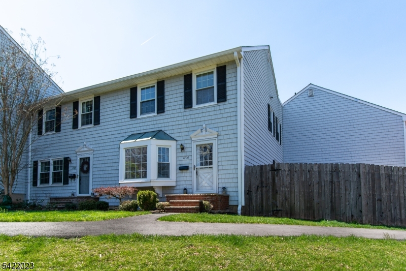Williamsburg Square - Residential