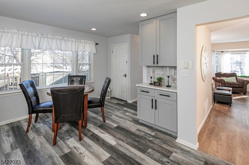 Williamsburg Square - Residential