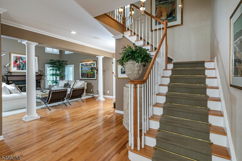 15 Bull Creek Ct