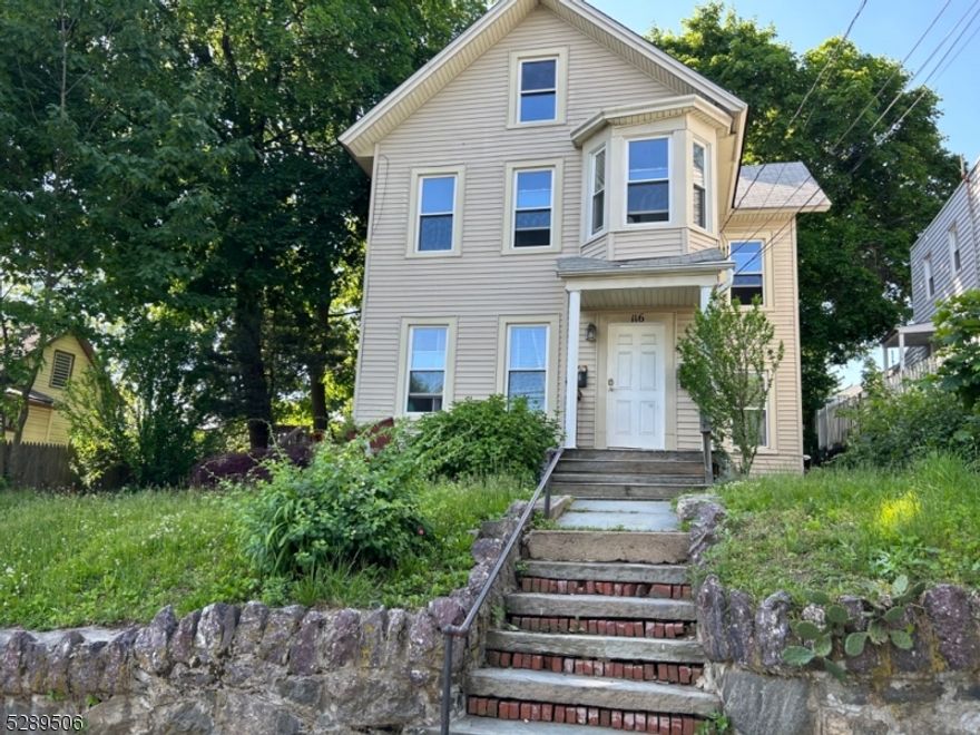 Good size apartment, ready to move in June 1st