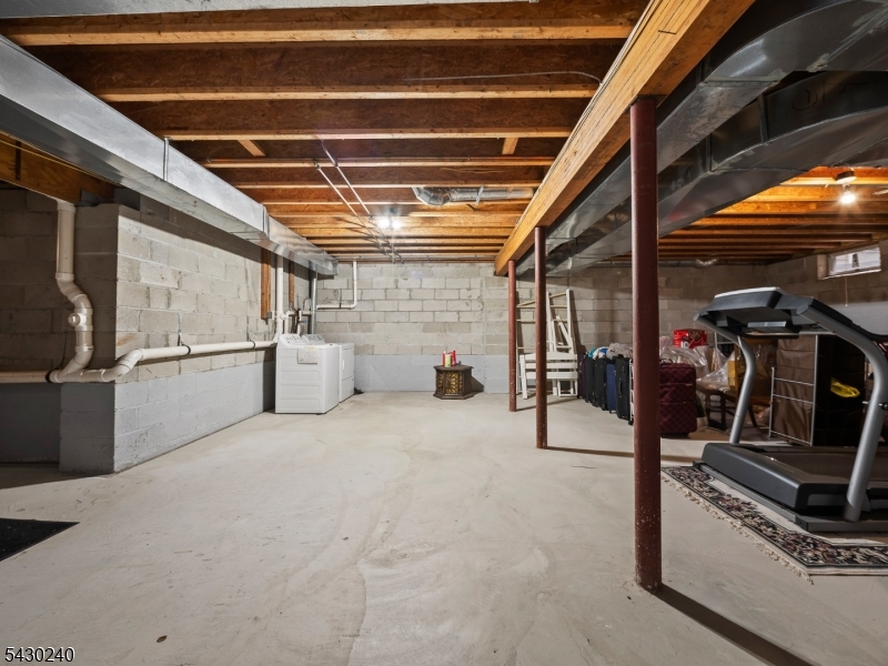 Mazdabrook Commons - Residential