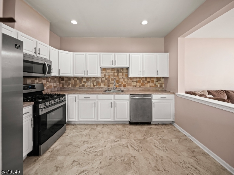 Mazdabrook Commons - Residential