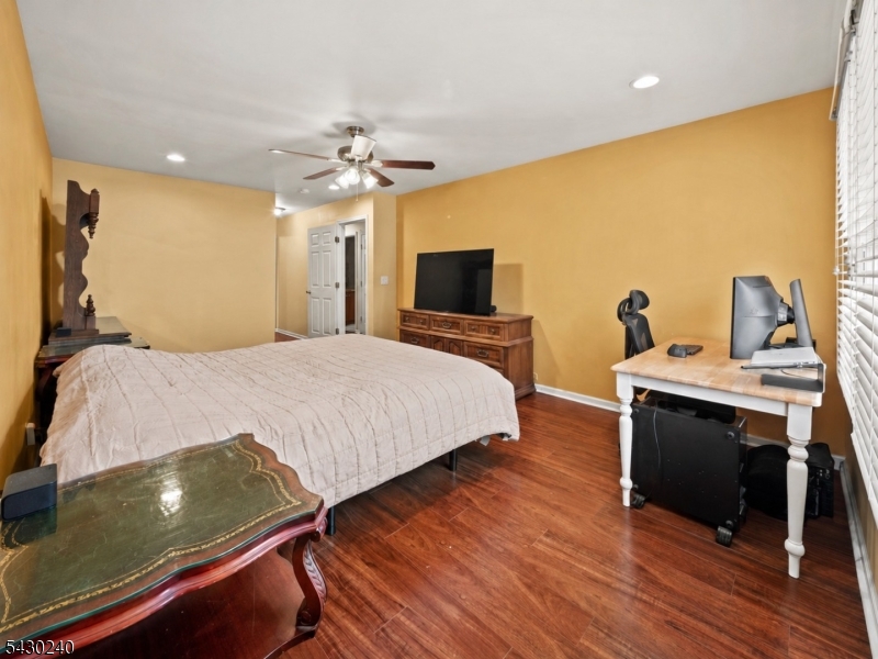 Mazdabrook Commons - Residential