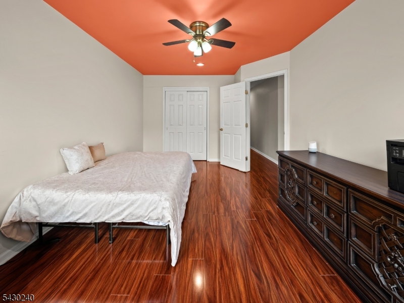 Mazdabrook Commons - Residential