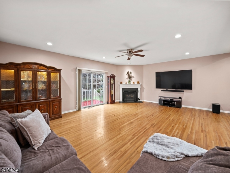 Mazdabrook Commons - Residential