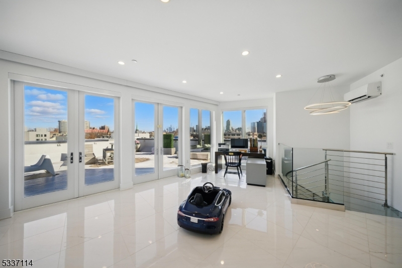 Manelli - Residential