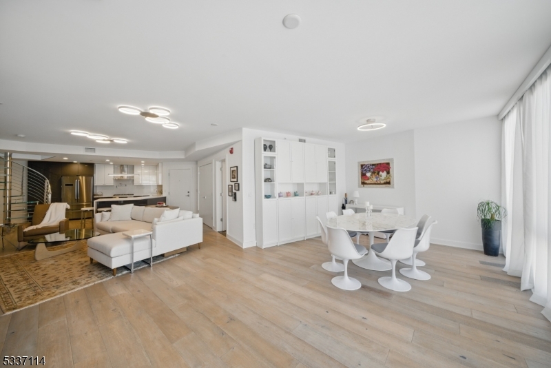 Manelli - Residential