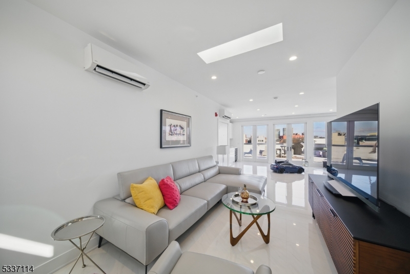 Manelli - Residential