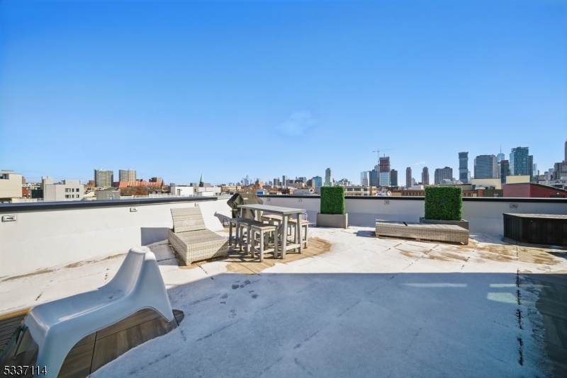 Manelli - Residential