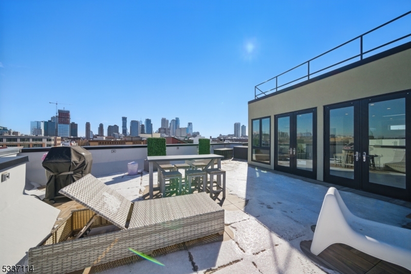 Manelli - Residential