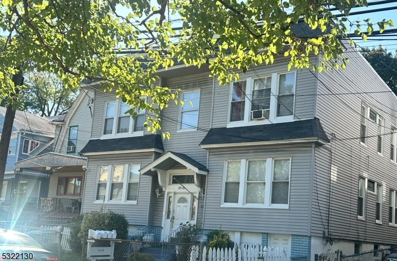 Newark City, New Jersey 07106, United States, 10 Bedrooms Bedrooms, ,4 BathroomsBathrooms,Residential,Pending,35705