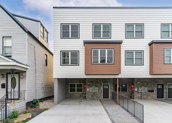 647 S 10TH ST, NEWARK, NJ 07108 - Image 82d1ea503b5dca012d3e9ed862a7090d/2042190155