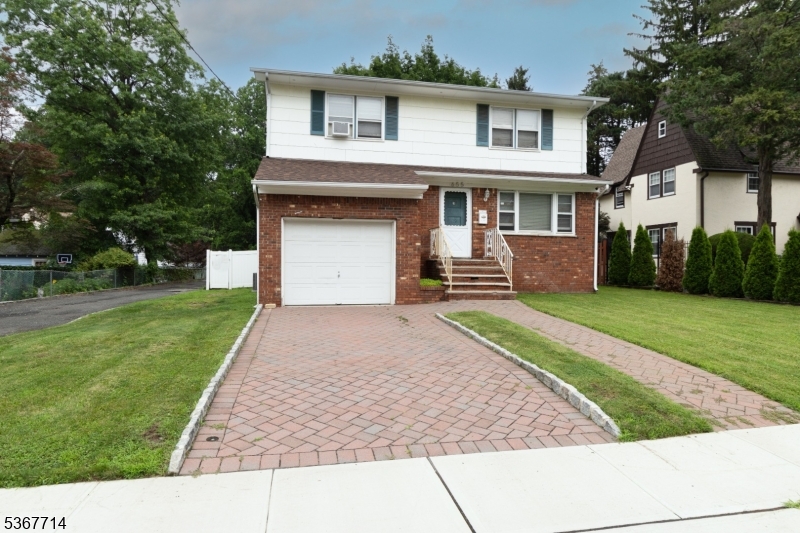 City Of Orange Twp., New Jersey 07050, United States, 3 Bedrooms Bedrooms, ,4 BathroomsBathrooms,Residential,Active,183660