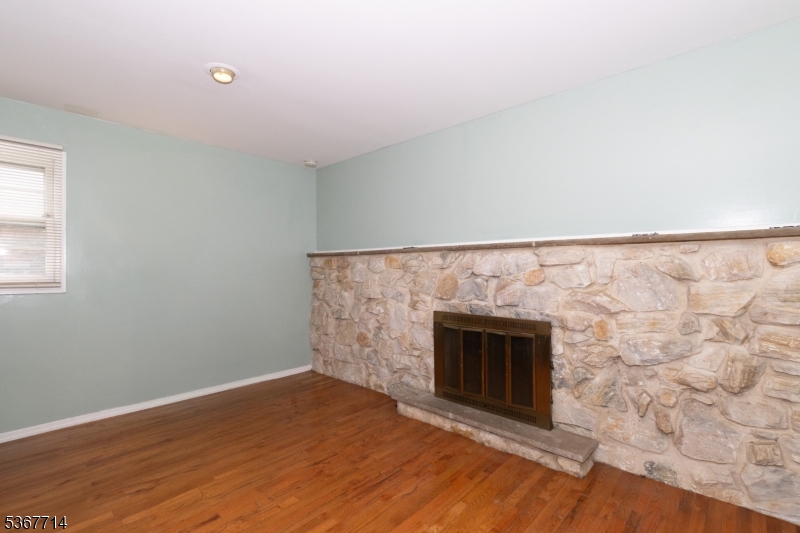 City Of Orange Twp., New Jersey 07050, United States, 3 Bedrooms Bedrooms, ,4 BathroomsBathrooms,Residential,Active,183660