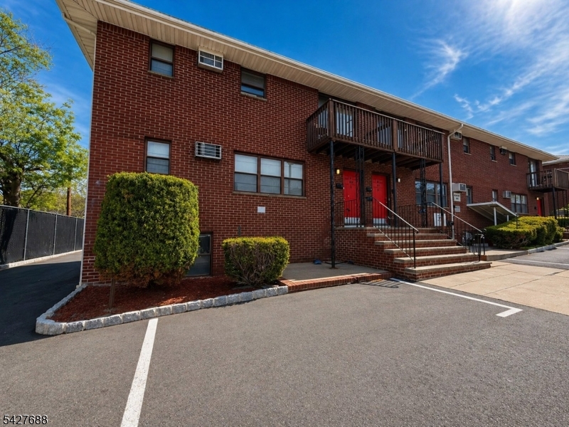 Terhune Courts - Residential