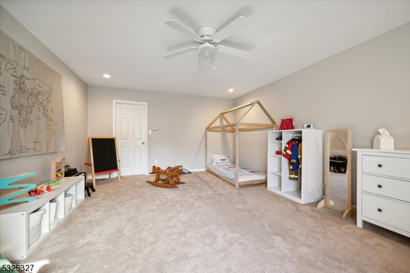 WINDMILL POND - Residential