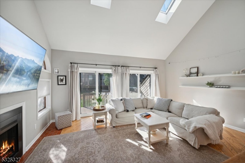 WINDMILL POND - Residential