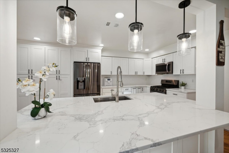 WINDMILL POND - Residential