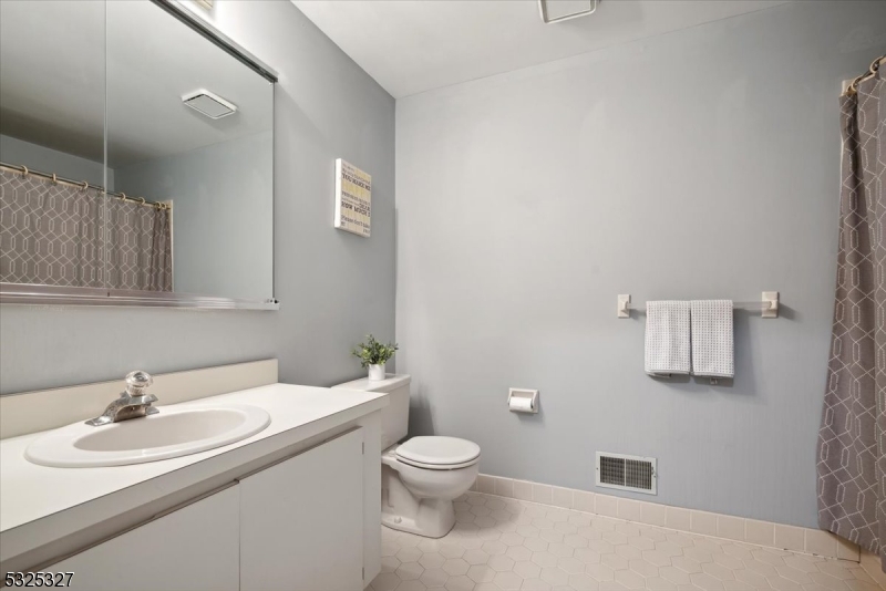 WINDMILL POND - Residential