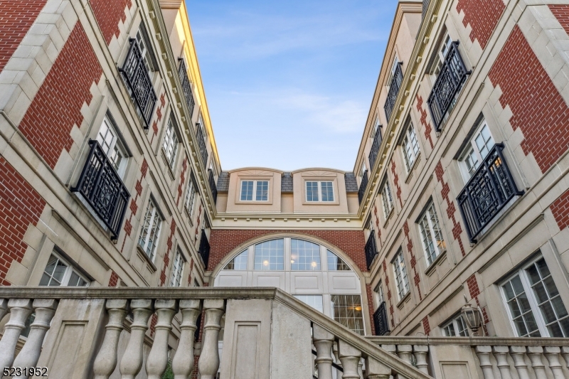 THE SAVANNAH - Residential