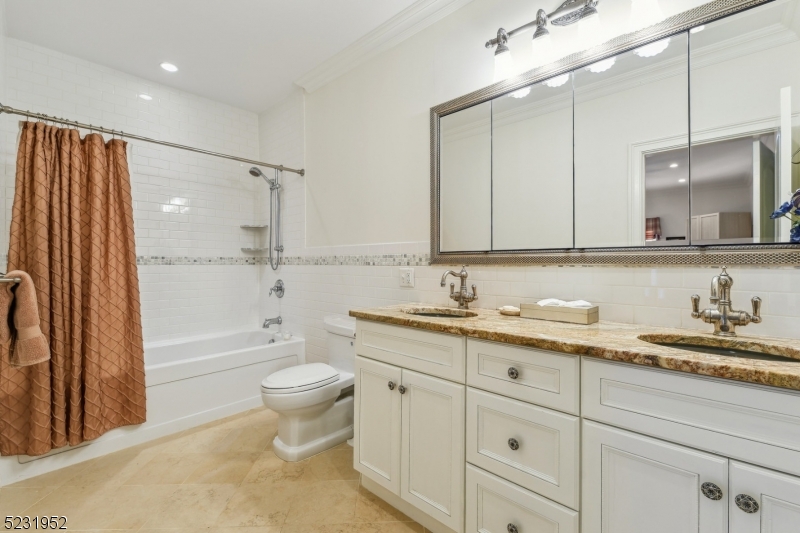 THE SAVANNAH - Residential