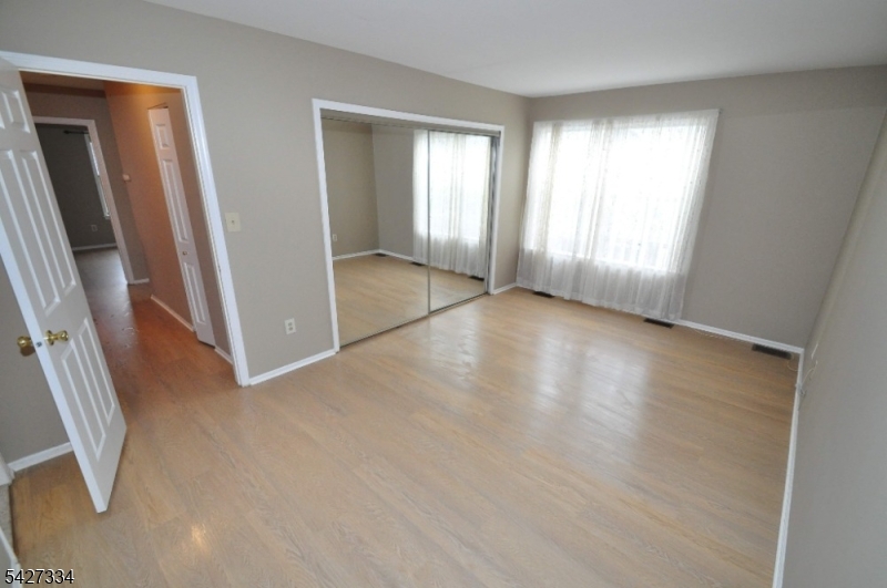 The Pointe Galloping Hill - Residential Lease