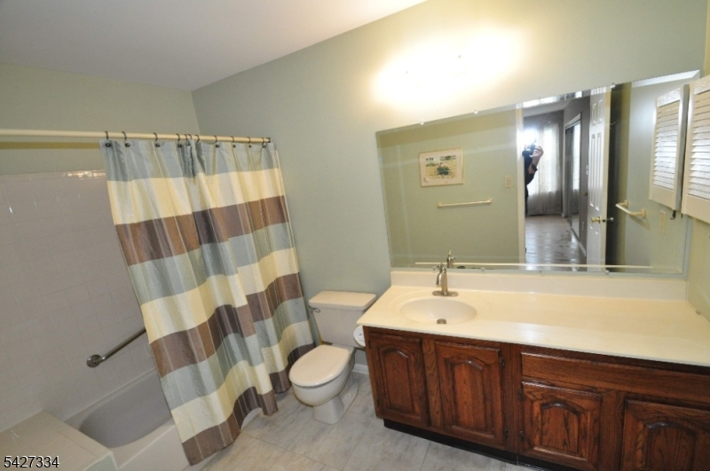 The Pointe Galloping Hill - Residential Lease